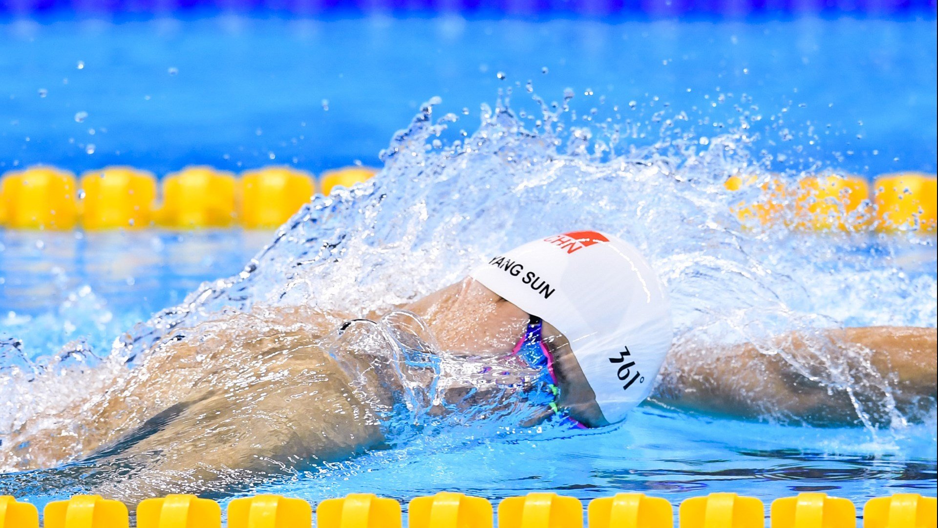 杨瀚森积极配合教练调整打法提升实战表现,杨瀚儒简介