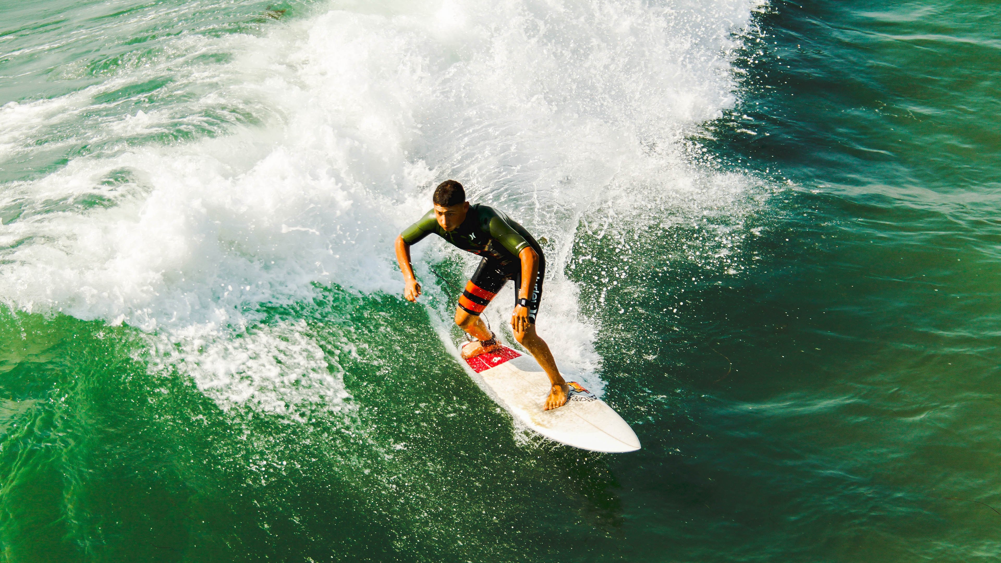 唐纳德·高尔的持球技巧和精准传球成为袋鼠队的利器,唐纳德 古尔德